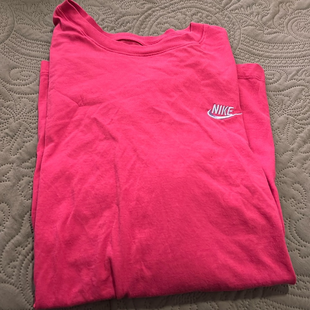 NWOT The Nike Tee